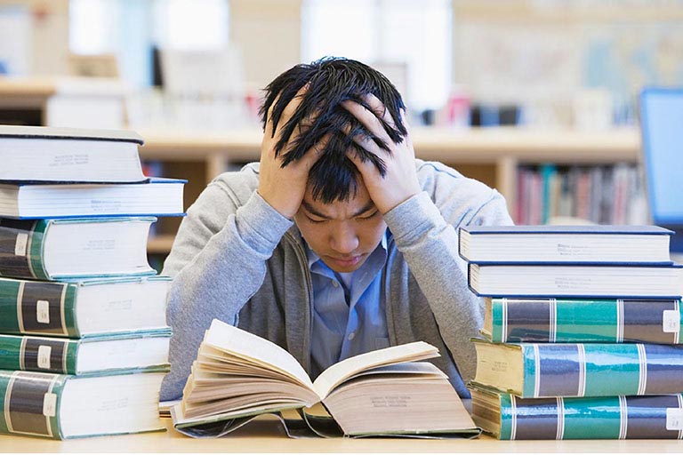 làm thêm ảnh hưởng học tập